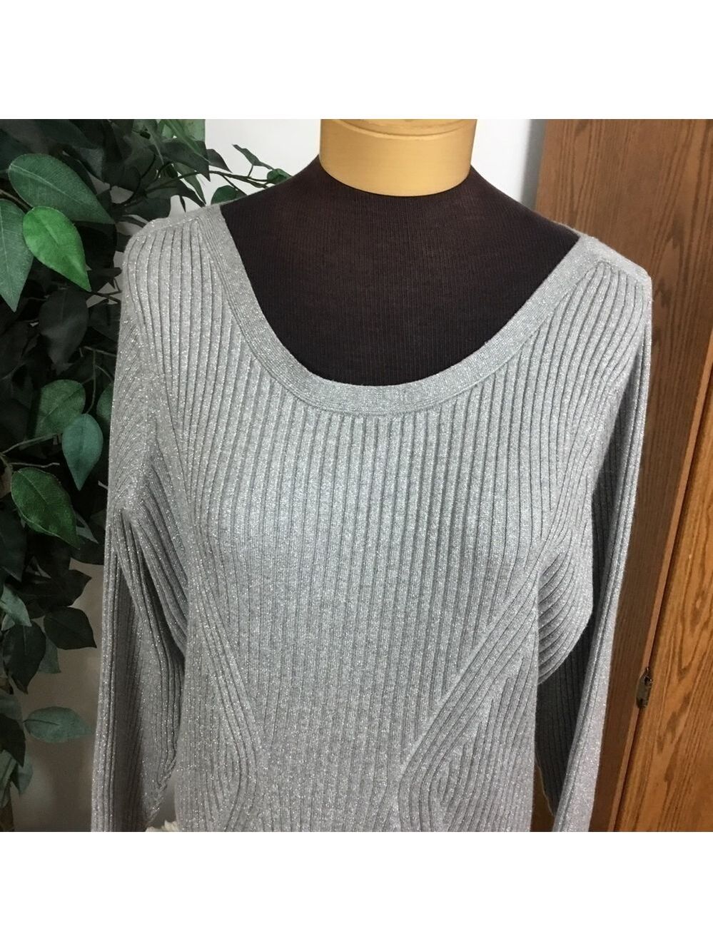 Lane Bryant silver metallic stretchy long sleeve sweater Woman’s 26/28 - Picture 7 of 16